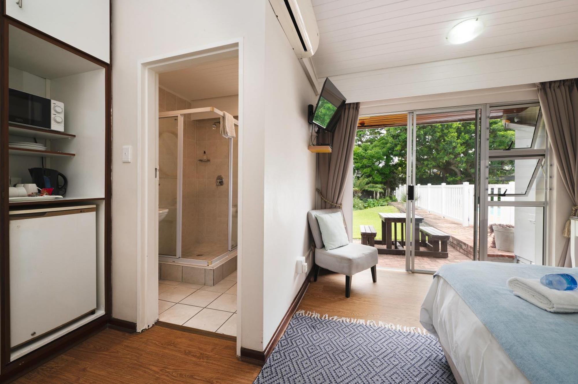 Admirals Lodge Guest House And Brightways Self Catering Apartments Port Elizabeth Ngoại thất bức ảnh