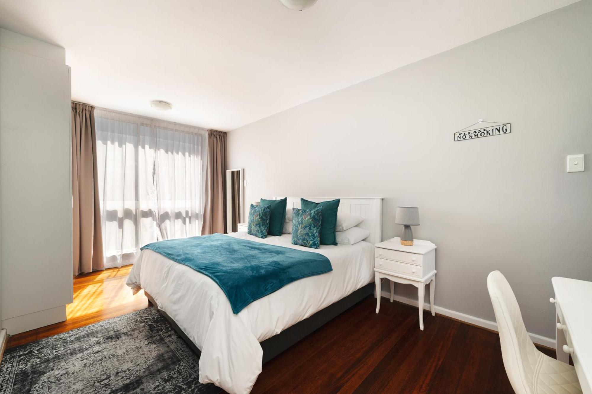 Admirals Lodge Guest House And Brightways Self Catering Apartments Port Elizabeth Ngoại thất bức ảnh